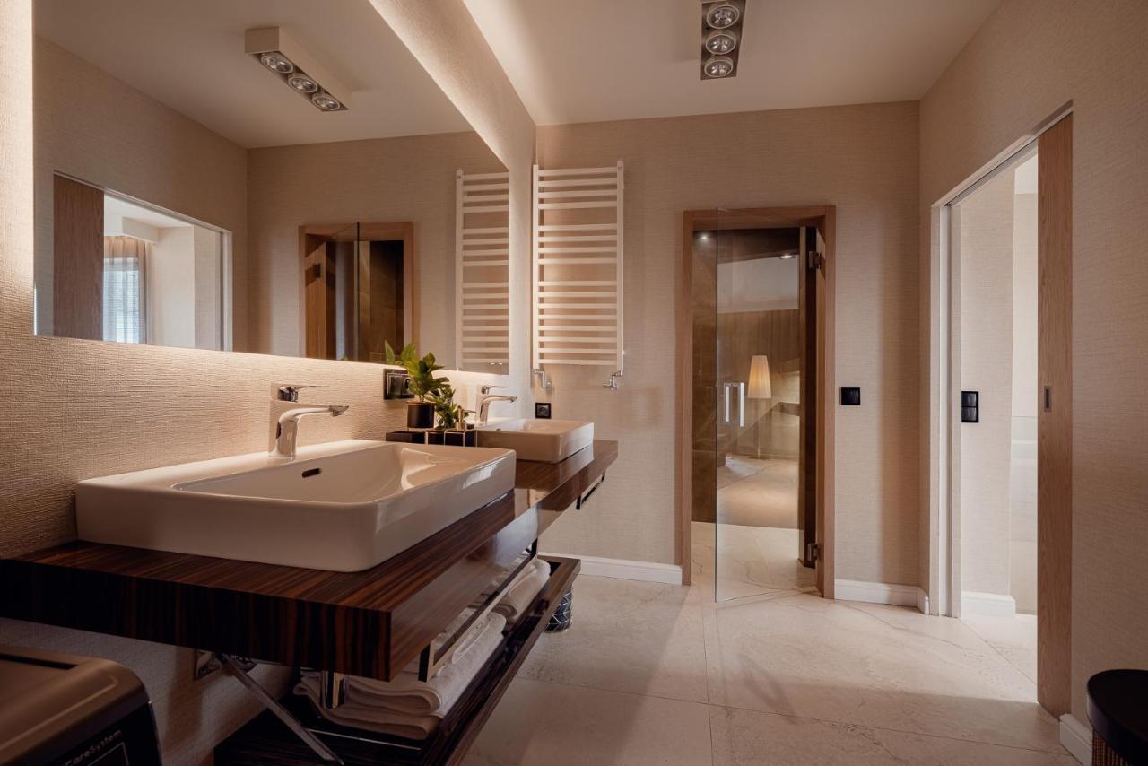 ז'שוב One Luxury Apartments מראה חיצוני תמונה